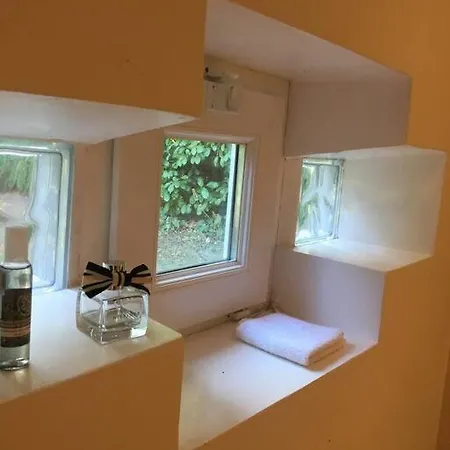 Maisonnette En Clairiere De Foret Gambais